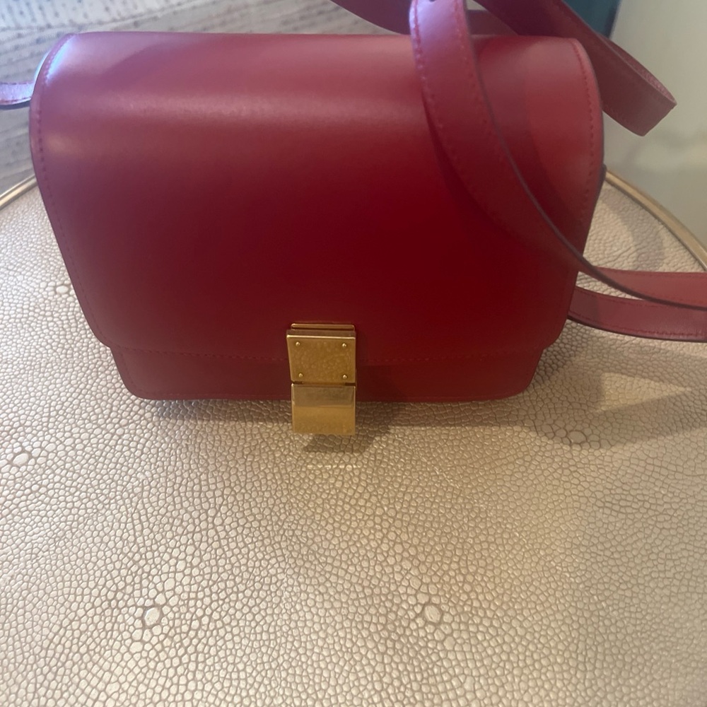 Elegant Red Leather Shoulder Bag
